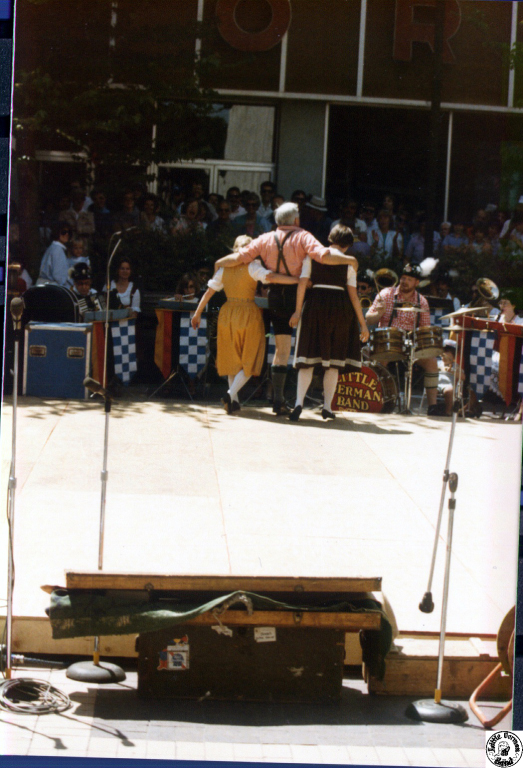 1980 04 20 22 Fayetteville St Mall.jpg